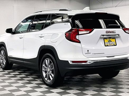 Used 2023 GMC Terrain SLT w/ Tech Package image 2