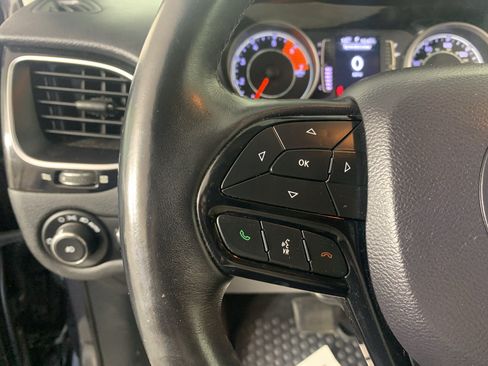 Used 2019 Jeep Cherokee Latitude Plus AWD/4WD image 18