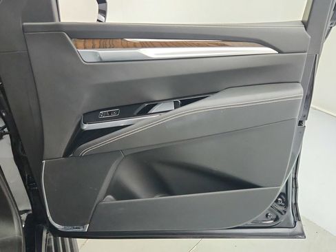 Certified 2025 Cadillac Escalade Sport Platinum w/ LPO, Floor Liner Package AWD/4WD image 29