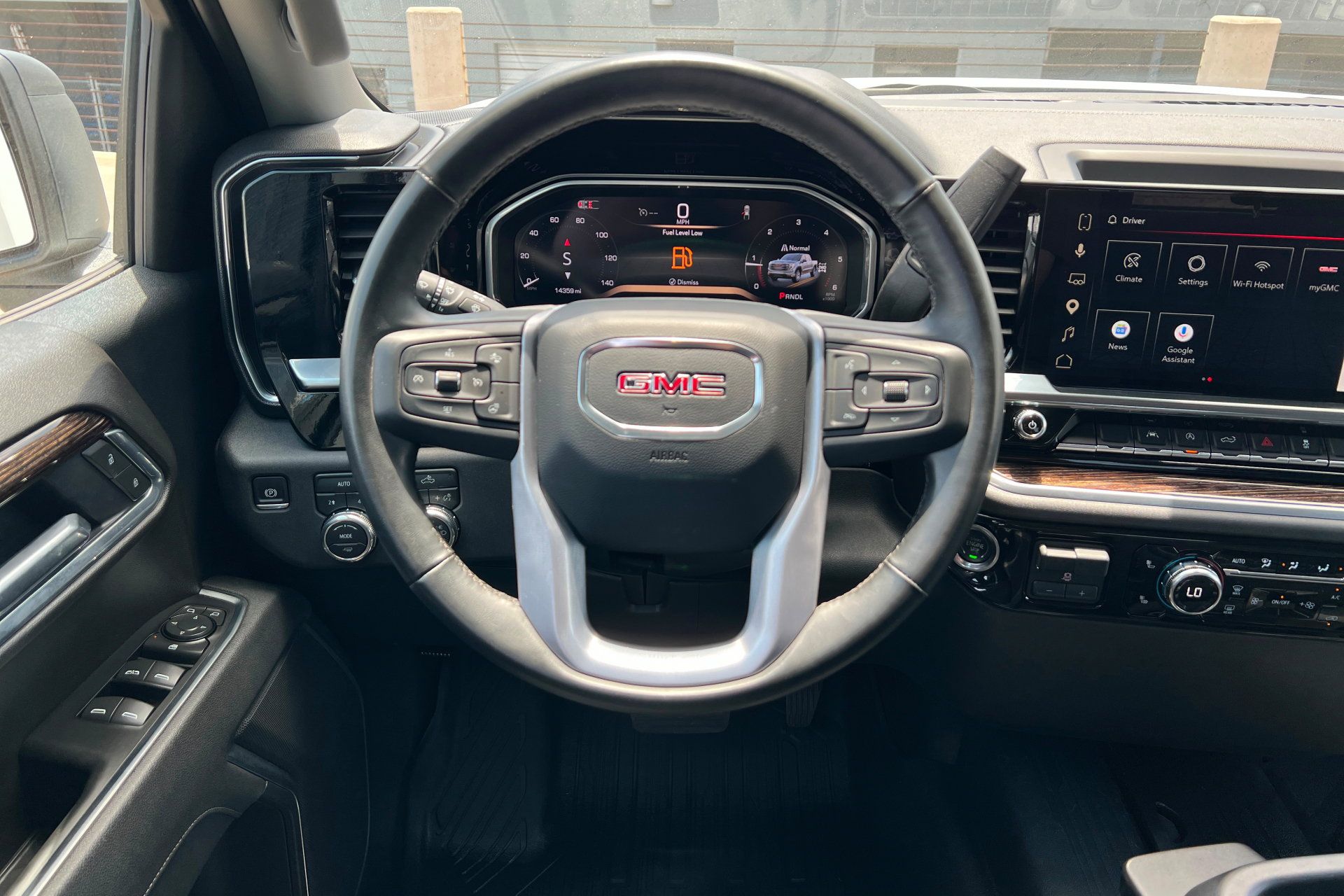 Used 2026 GMC Sierra 1500 Elevation w/ Elevation Select Package AWD/4WD image 13
