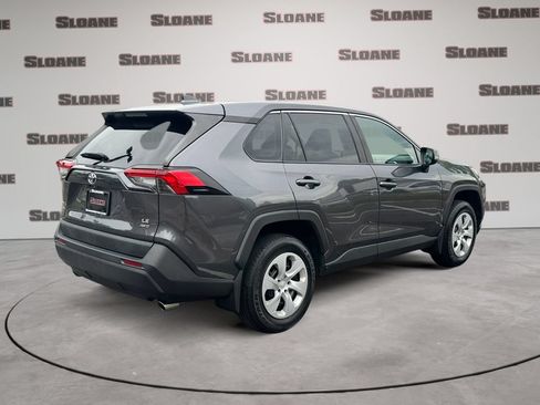 Used 2024 Toyota RAV4 LE AWD/4WD image 5