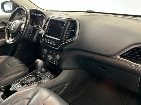 Used 2021 Jeep Cherokee Latitude Lux w/ Comfort/Convenience Group image 25