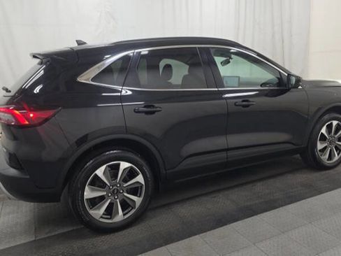 Used 2024 Ford Escape Platinum AWD/4WD image 2