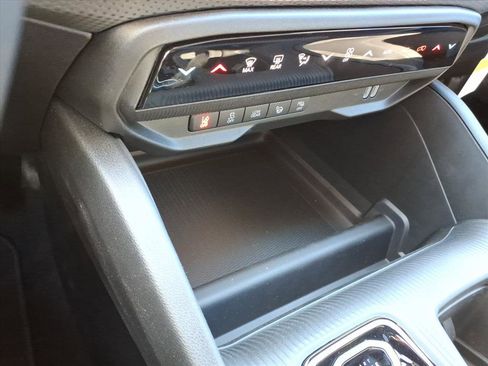 New 2026 Jeep Cherokee Overland image 31