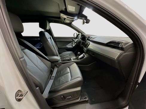 Used 2025 Audi Q3 2.0T Premium image 33