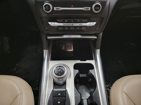 Used 2020 Ford Explorer XLT w/ Equipment Group 202A image 16