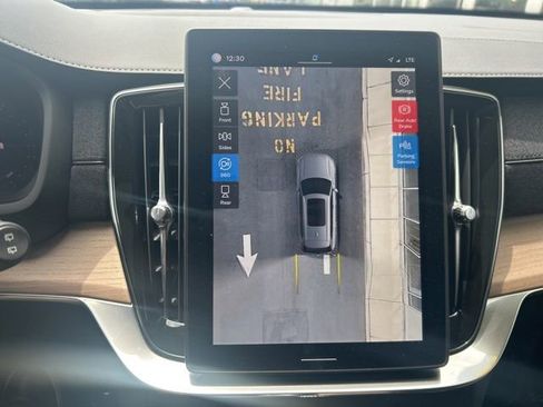 Certified 2025 Volvo XC90 B6 Plus AWD/4WD image 24
