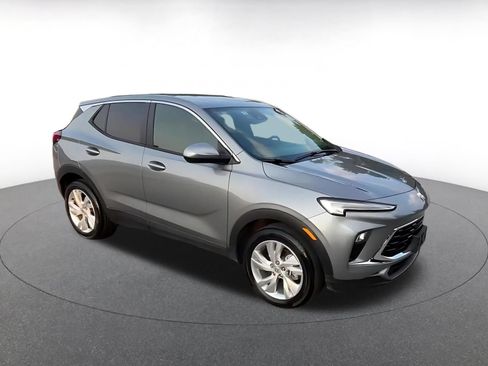Used 2025 Buick Encore GX Preferred FWD image 2
