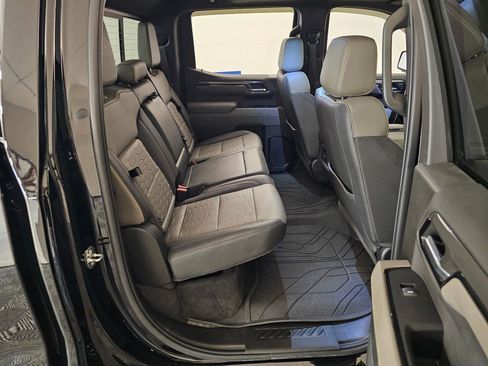 Used 2022 Chevrolet Silverado 1500 ZR2 w/ Technology Package AWD/4WD image 32