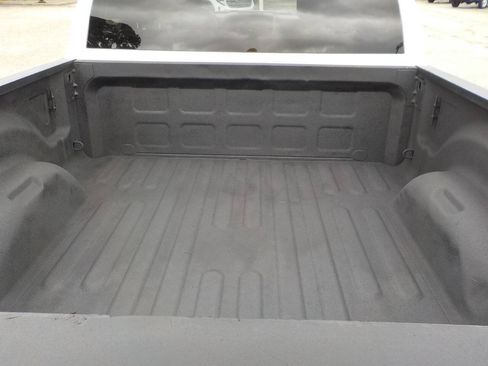 Used 2023 RAM 2500 Tradesman w/ Chrome Appearance Group AWD/4WD image 5
