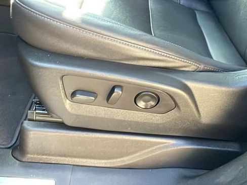 Used 2022 Chevrolet Suburban Z71 w/ Luxury Package image 30