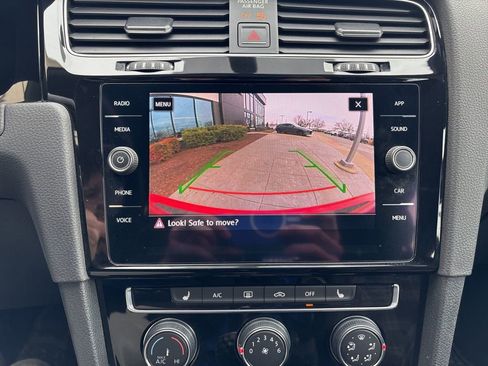 Used 2018 Volkswagen GTI SE image 14