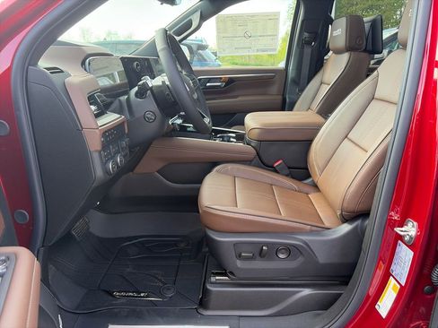 New 2026 Chevrolet Suburban High Country AWD/4WD image 17