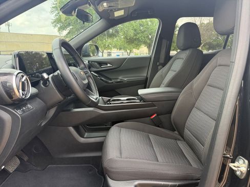 Used 2025 Chevrolet Equinox LT image 29