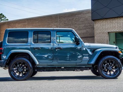 Used 2024 Jeep Wrangler Unlimited Sahara AWD/4WD image 6