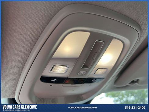 Certified 2025 Volvo XC40 B5 Plus w/ Protection Package Premier image 33