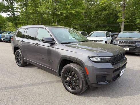 Used 2025 Jeep Grand Cherokee L Altitude AWD/4WD image 8