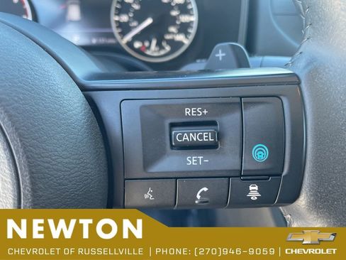 Used 2024 Nissan Rogue SV w/ SV Premium Package AWD/4WD image 15