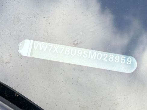 Used 2025 Volkswagen Jetta SE image 28