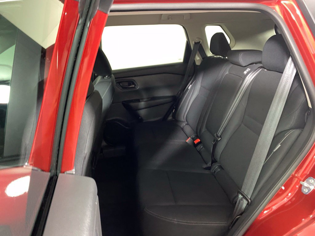 Used 2025 Nissan Rogue S AWD/4WD image 26