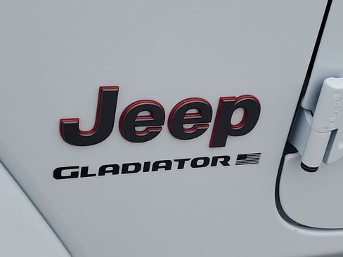 New 2025 Jeep Gladiator Rubicon image 8