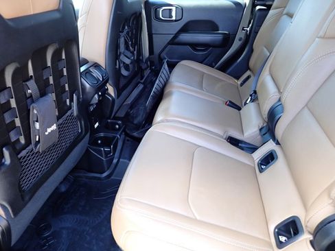 Used 2020 Jeep Gladiator Rubicon w/ Dual Top Group AWD/4WD image 9