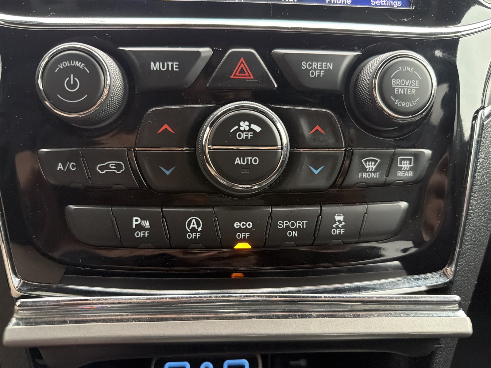 Used 2019 Jeep Grand Cherokee Limited w/ Luxury Group II AWD/4WD image 23