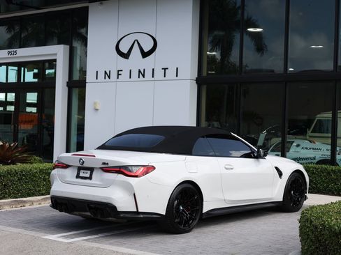 Used 2022 BMW M4 xDrive Competition AWD/4WD image 5
