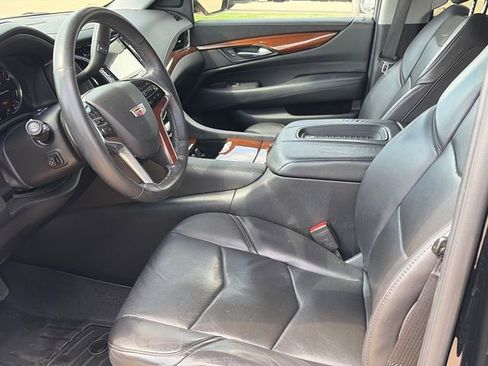 Used 2018 Cadillac Escalade Luxury image 17