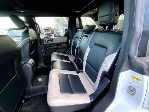 Used 2024 Ford Bronco Wildtrak image 18