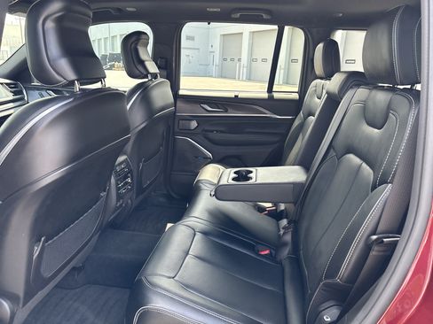 Used 2024 Jeep Grand Cherokee Overland w/ Adv Protech Group III AWD/4WD image 34
