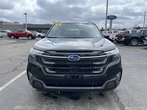 Used 2025 Subaru Forester Touring AWD/4WD image 6