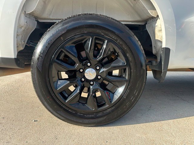 Used 2024 Chevrolet Silverado 1500 Custom RWD image 3