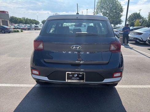 Certified 2025 Hyundai Venue Limited FWD image 7