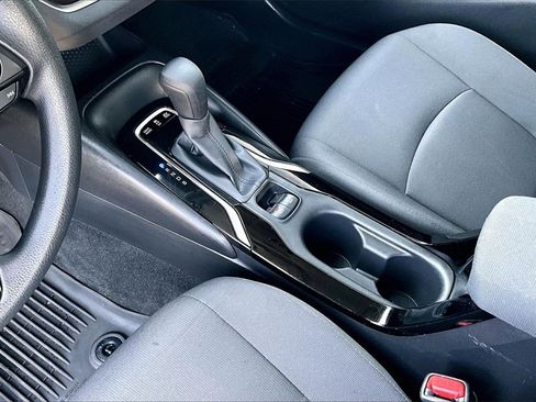 Used 2022 Toyota Corolla LE image 15