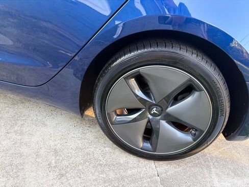Used 2018 Tesla Model 3 Long Range RWD image 35