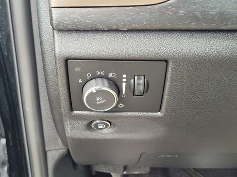 Used 2017 Jeep Grand Cherokee Laredo w/ Quick Order Package 2BE image 19