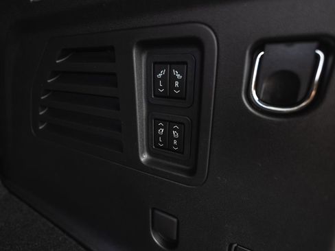 New 2026 Chevrolet Traverse High Country image 36