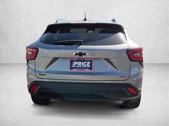 Used 2025 Chevrolet Trax RS w/ Sunroof Package FWD image 6