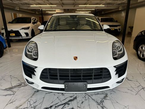 Used 2017 Porsche Macan AWD/4WD image 2
