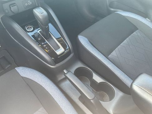 Used 2025 Nissan Versa SV image 36