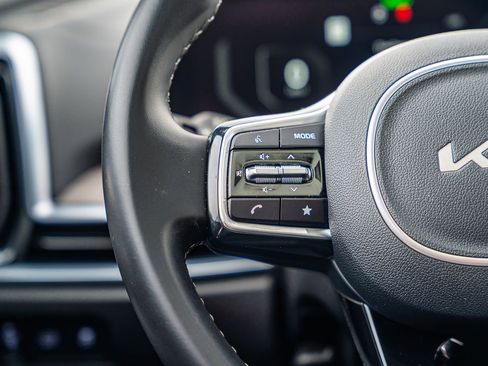 Certified 2024 Kia Sorento SX image 24