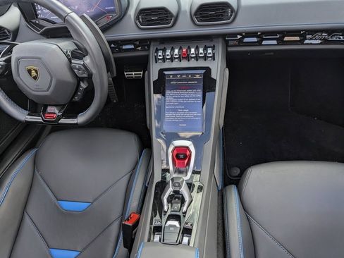 Used 2024 Lamborghini Huracan EVO image 25