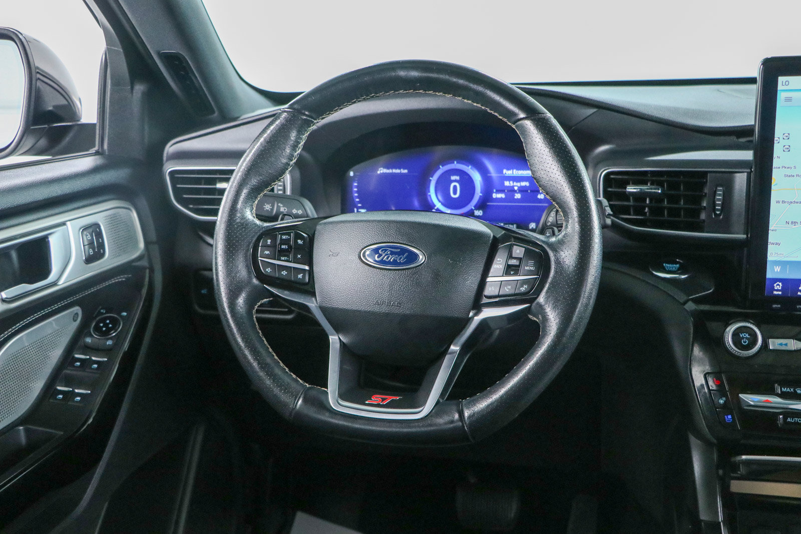 Used 2022 Ford Explorer ST w/ Equipment Group 401A AWD/4WD image 12