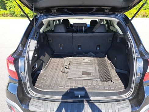 Used 2019 Subaru Outback 3.6R Limited w/ Popular Package #2 AWD/4WD image 12