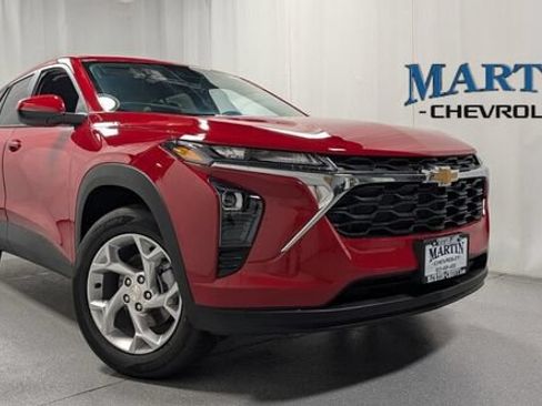 New 2026 Chevrolet Trax LS w/ LS Convenience Package FWD image 1