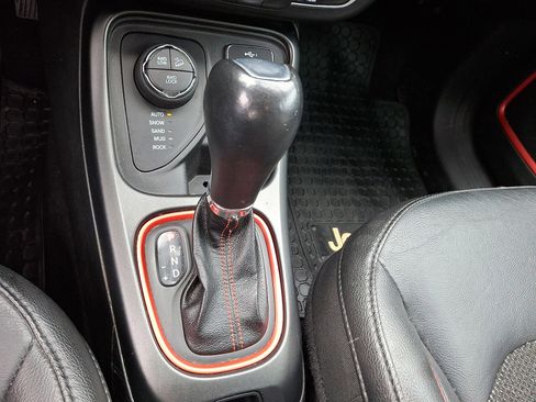 Used 2020 Jeep Compass Trailhawk image 15