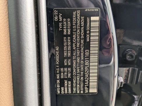 Certified 2023 Porsche Macan AWD/4WD image 29