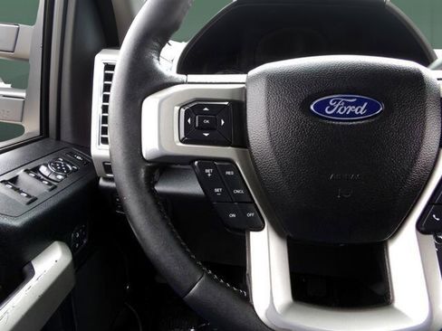 Used 2017 Ford F250 Lariat w/ Lariat Value Package image 28