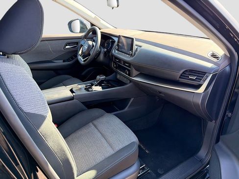 Used 2023 Nissan Rogue SV image 15